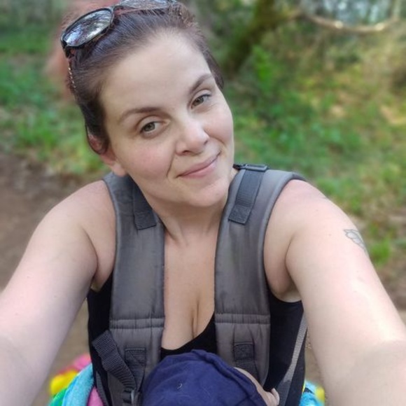 Meet your Posher, Nicole - Picture 1 of 1